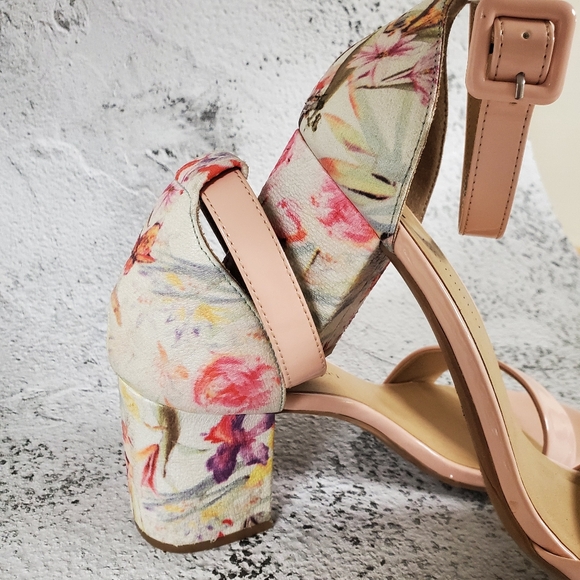 Chinese Laundry Judy Block Heel Floral Sandals 🌸🌼 EUC Size 7.5 - Picture 8 of 11